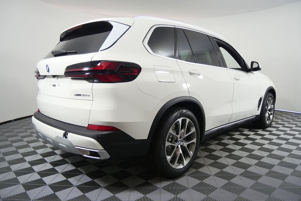 Thumbnail: 2026 BMW X5 - 3