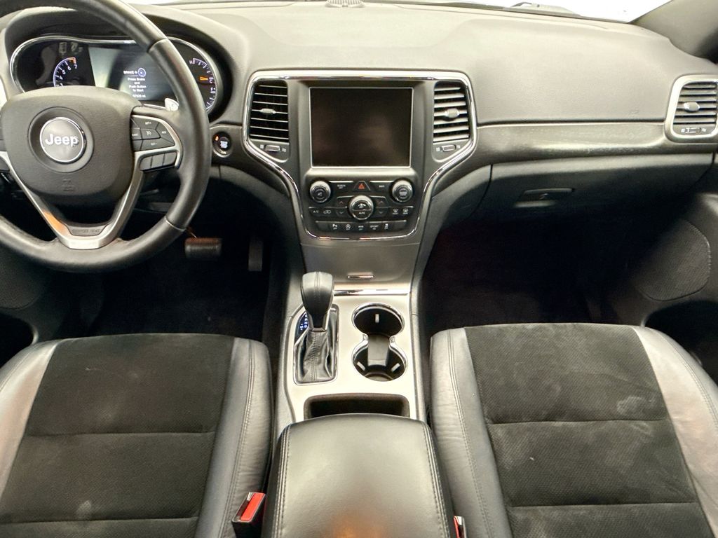 Thumbnail: 2017 Jeep Grand Cherokee - 13