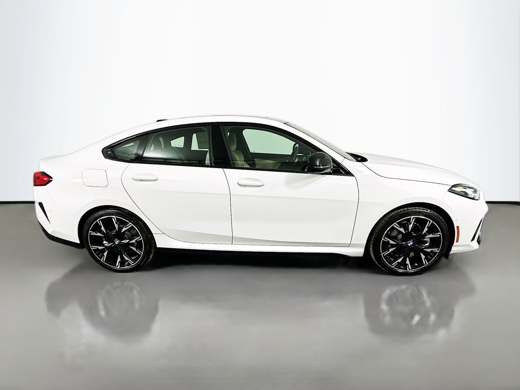 Thumbnail: 2026 BMW 2 Series - 4