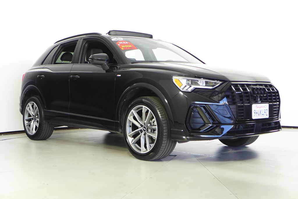Thumbnail: 2023 Audi Q3 - 4