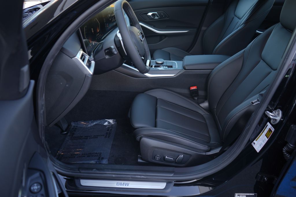 Thumbnail: 2025 BMW 3 Series - 10