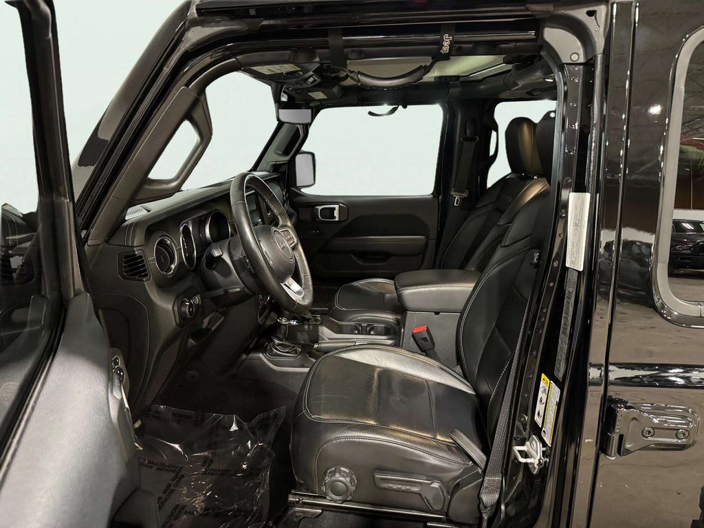 Used 2019 Black Clearcoat Jeep Unlimited Sahara image 21