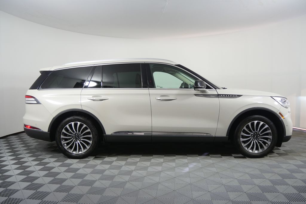 Thumbnail: 2020 Lincoln Aviator - 2