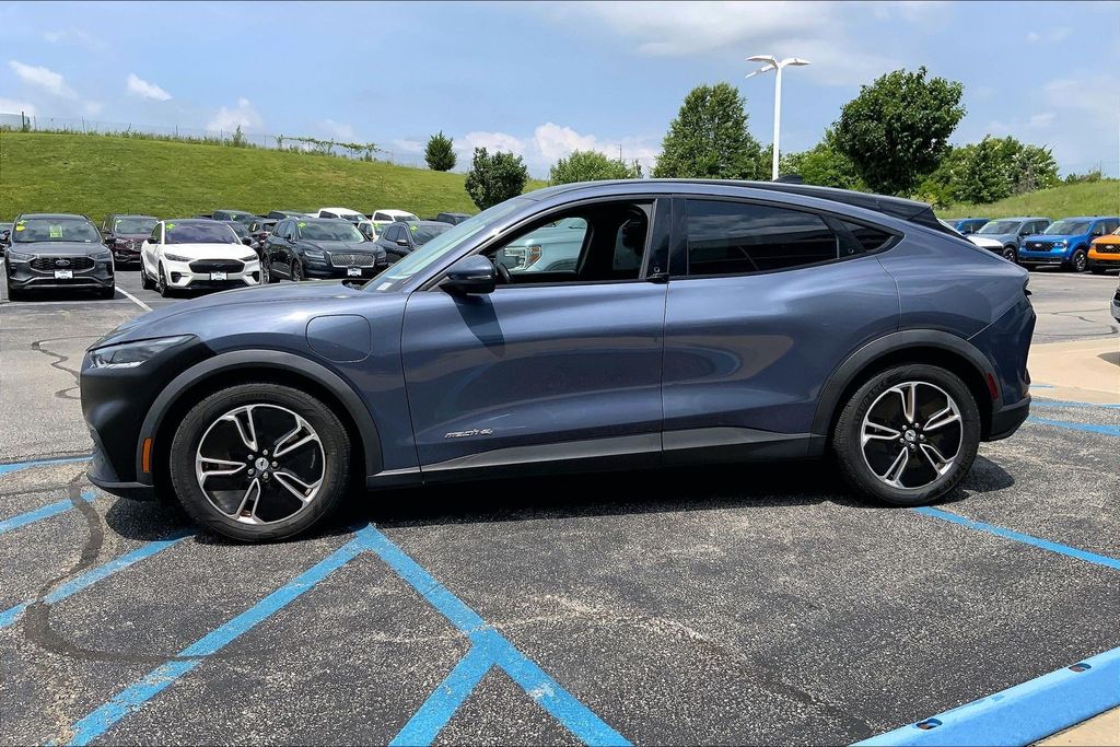 Used 2021 Blue Ford Select image 10