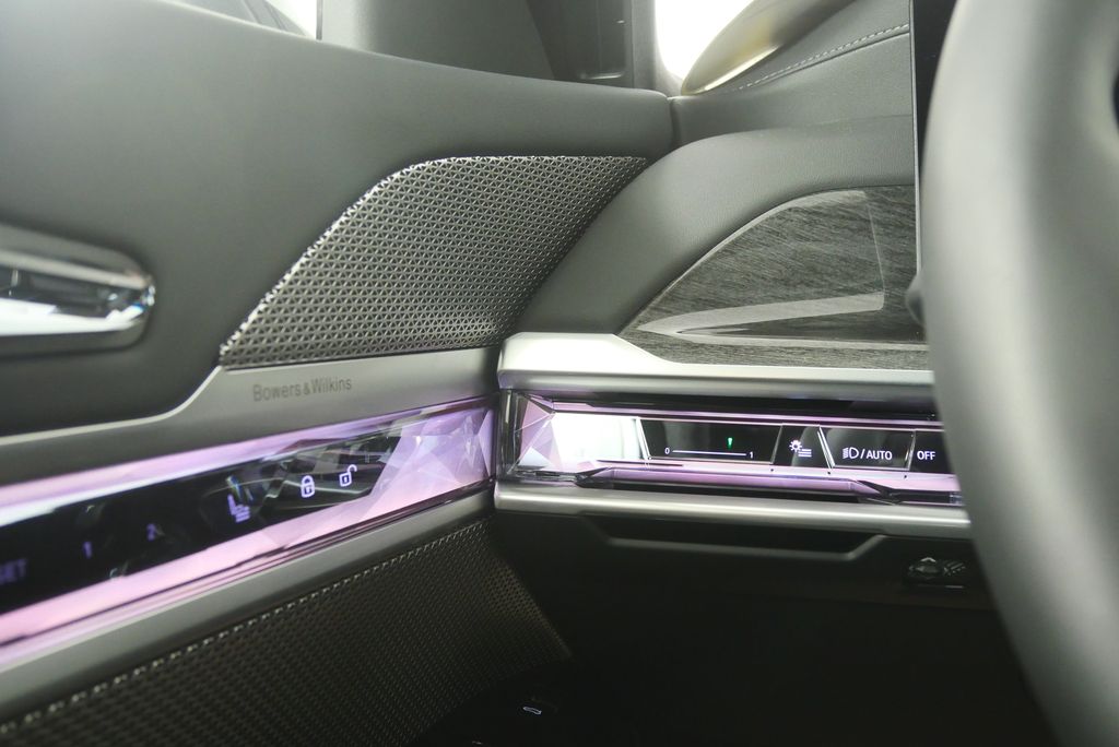 Thumbnail: 2026 BMW i7 - 20