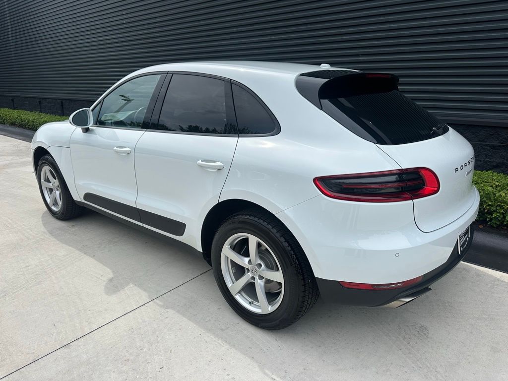 Thumbnail: 2017 Porsche Macan - 3