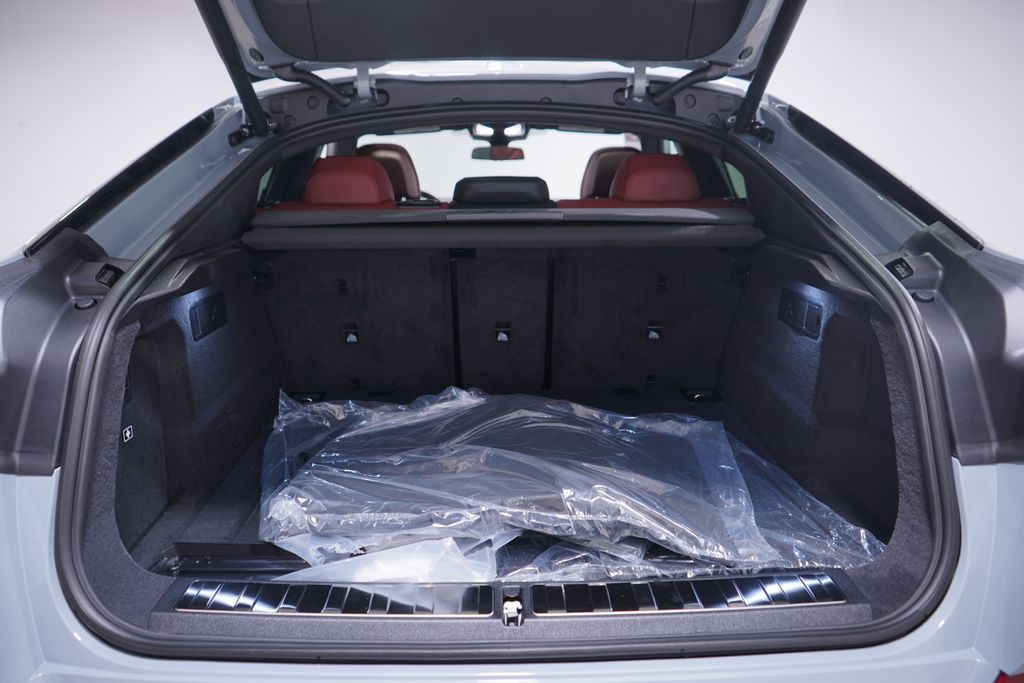 Thumbnail: 2026 BMW X6 - 13