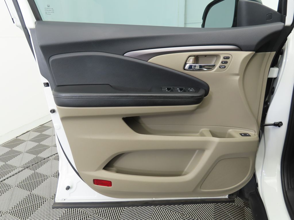 Thumbnail: 2021 Honda Pilot - 22