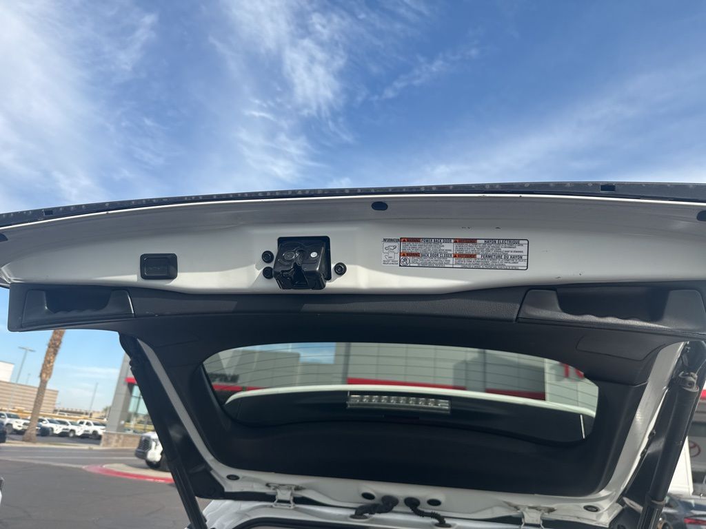 Thumbnail: 2020 Toyota RAV4 - 9