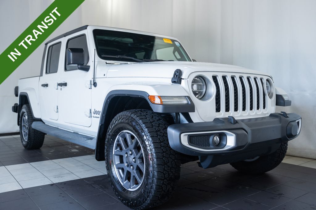 Bright White Clearcoat 2020 Jeep Gladiator Overland Crew Cab 4WD Pickup Truck Four-Wheel Drive 6-Speed Manual