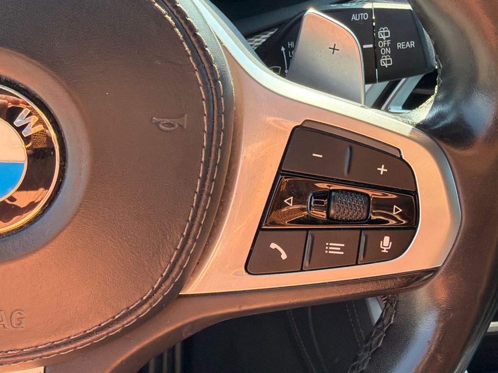 Used 2020 White BMW xDrive40i image 25