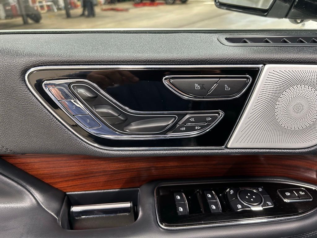 used 2023 Lincoln Navigator L car, priced at $57,390