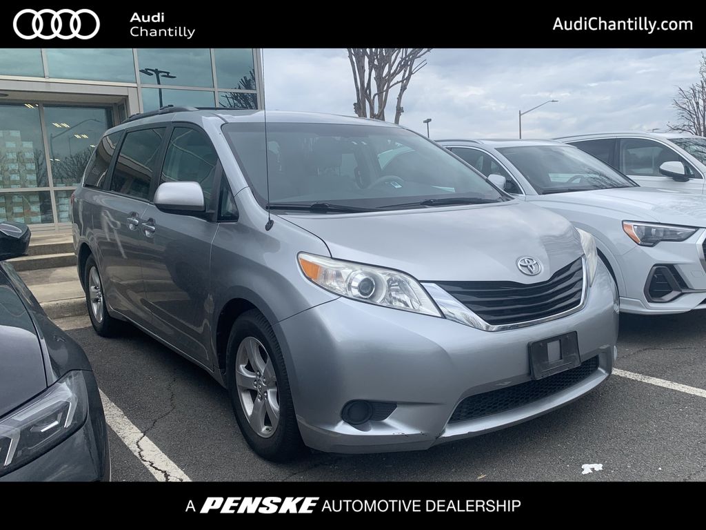 2014 Toyota Sienna LE -
                  Chantilly, VA