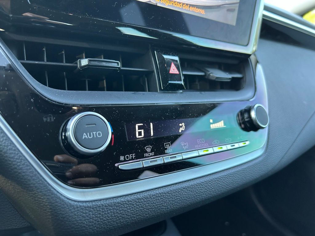 2024 Toyota Corolla LE 19