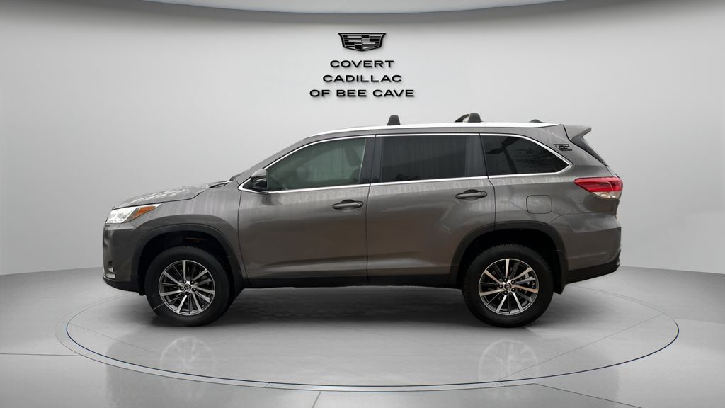 Used Car 2019 Toyota Highlander  Xle For Sale Under $25,000 In Austin, Texas