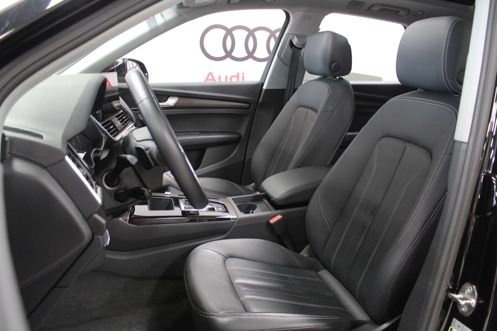 Thumbnail: 2023 Audi Q5 - 10