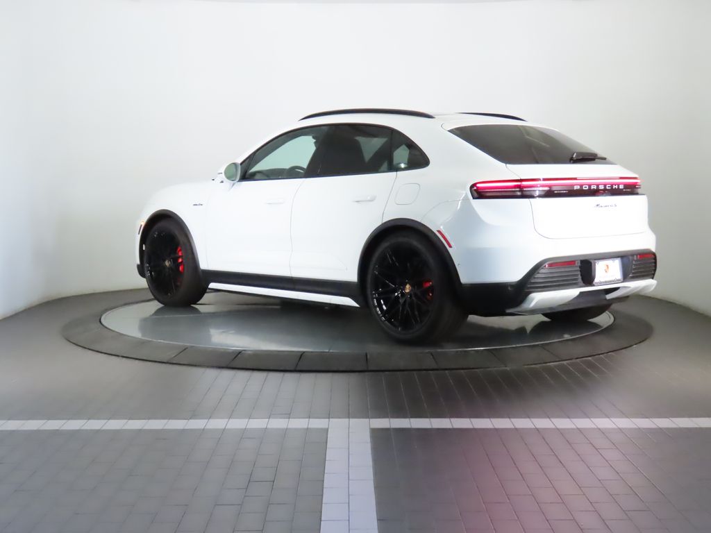 Thumbnail: 2025 Porsche Macan - 3