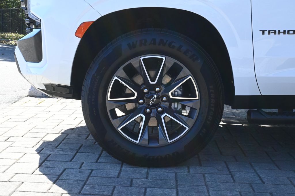 Thumbnail: 2023 Chevrolet Tahoe - 13