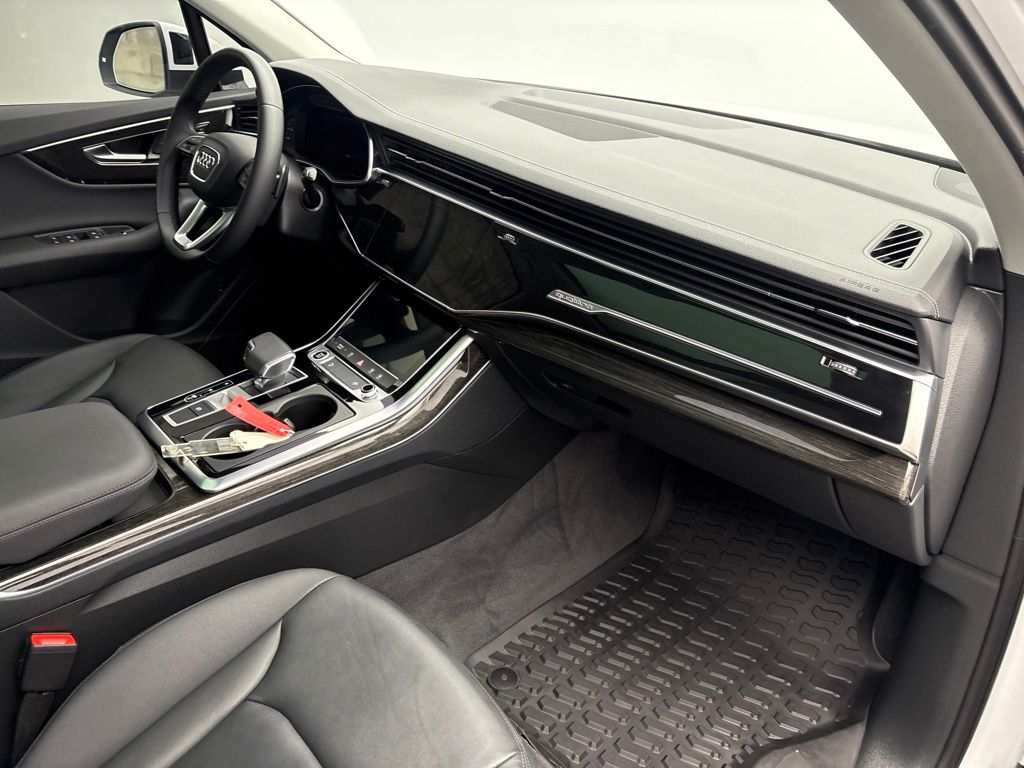 Thumbnail: 2023 Audi Q7 - 27
