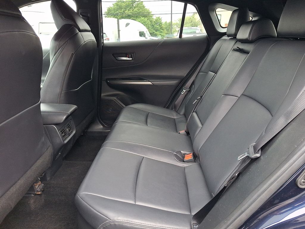 2023 Toyota Venza XLE - 11