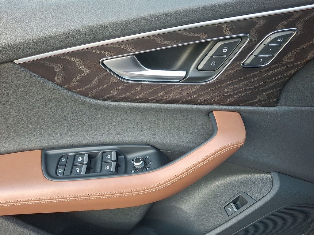 Thumbnail: 2022 Audi Q7 - 12