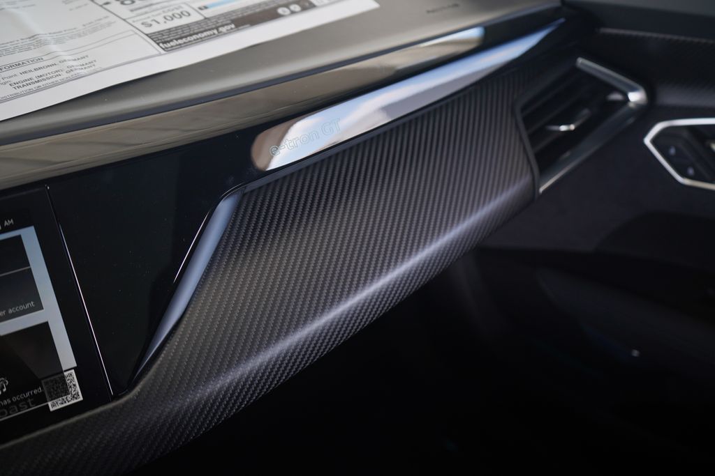 Thumbnail: 2026 Audi e-tron GT - 15