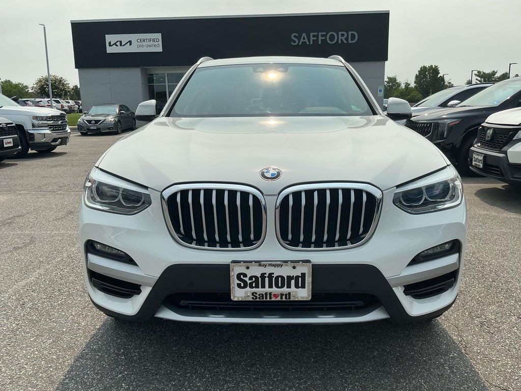 Used 2021 White BMW xDrive30e image 2