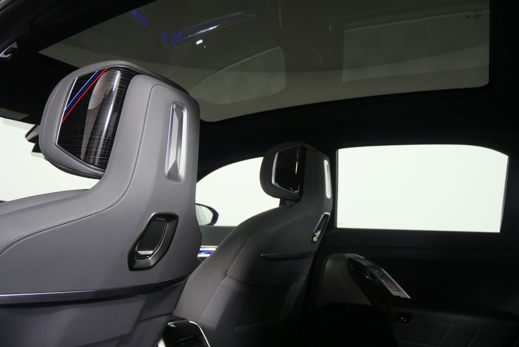 Thumbnail: 2024 BMW 7 Series - 18