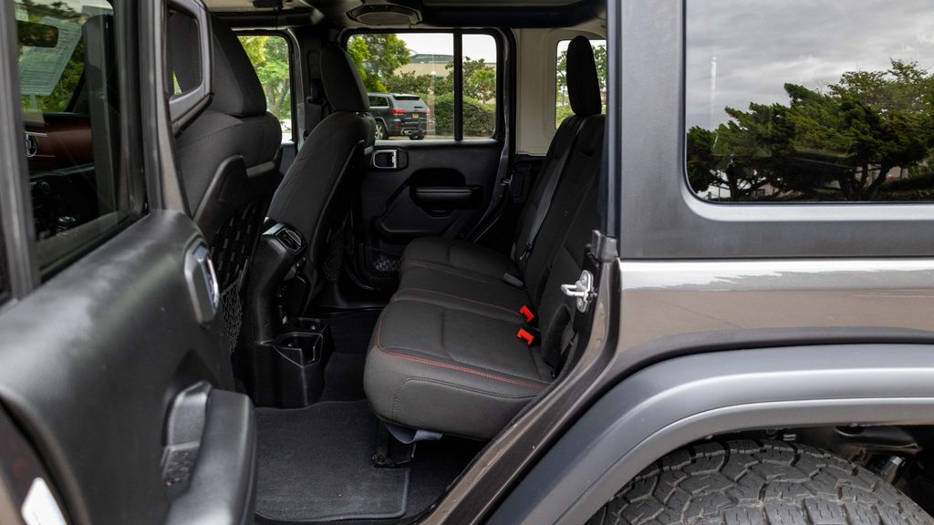 Used 2018 Jeep Wrangler Unlimited Rubicon 4D Sport Utility