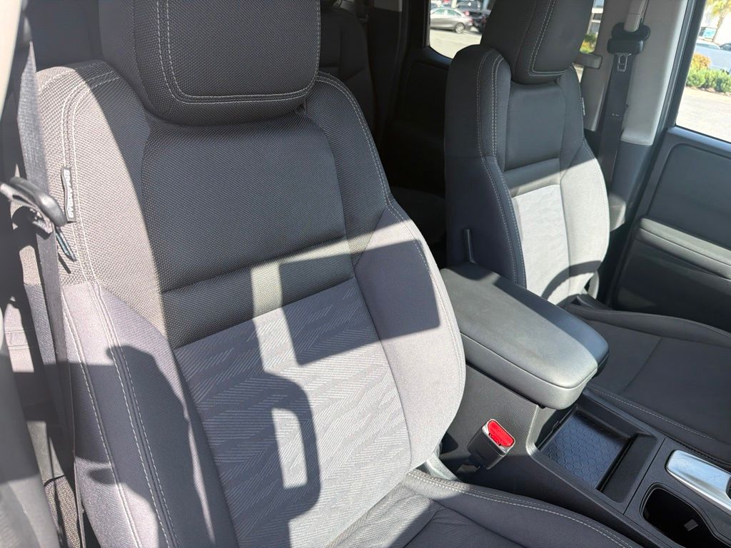 2022 Nissan Frontier Crew Cab SV 4x2