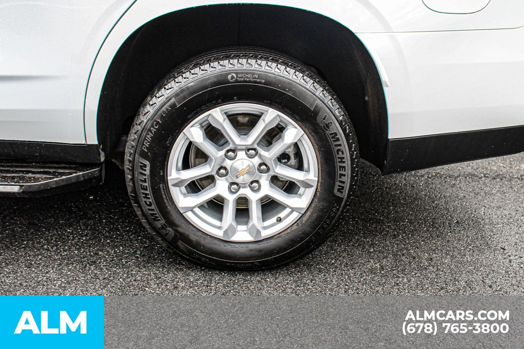 Used 2025 White Chevrolet LT image 15