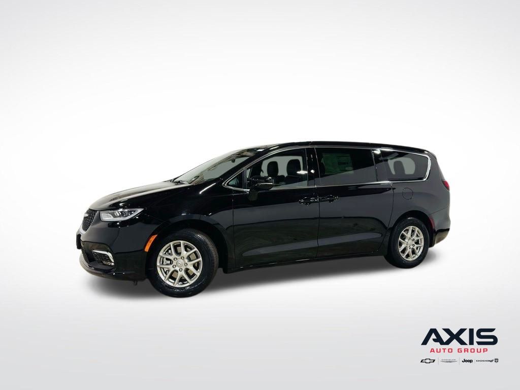 Diamond Black Crystal Pearlcoat 2026 Chrysler Pacifica Minivan Front-Wheel Drive 9-Speed Automatic