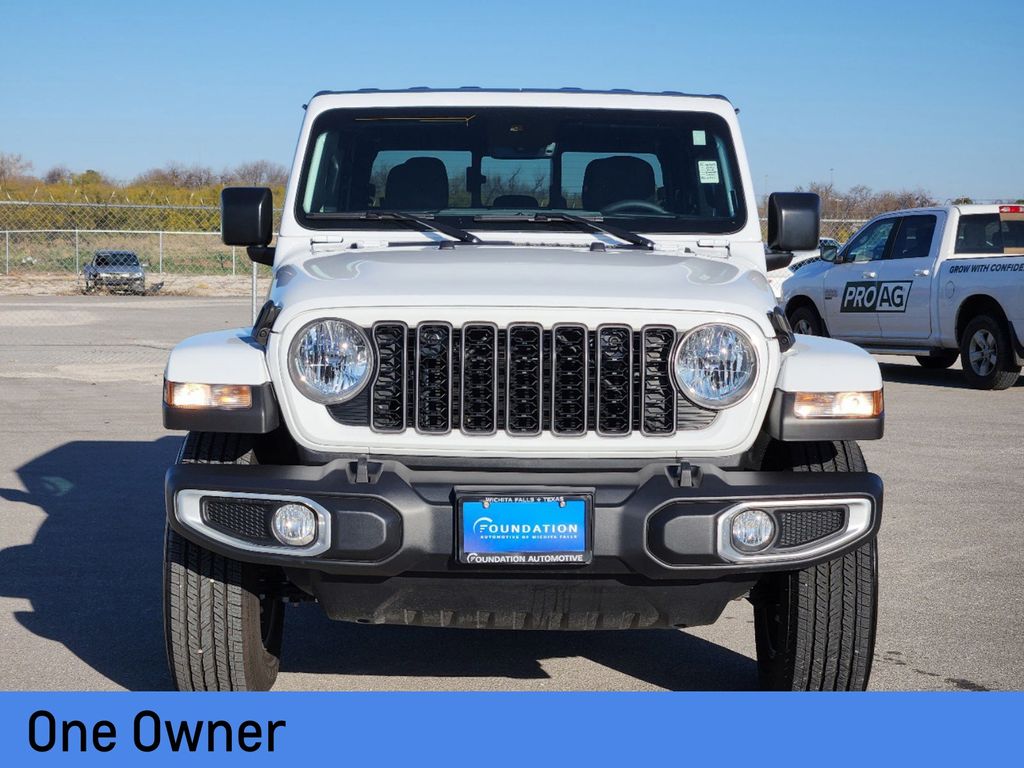 2024 Jeep Gladiator Sport 2