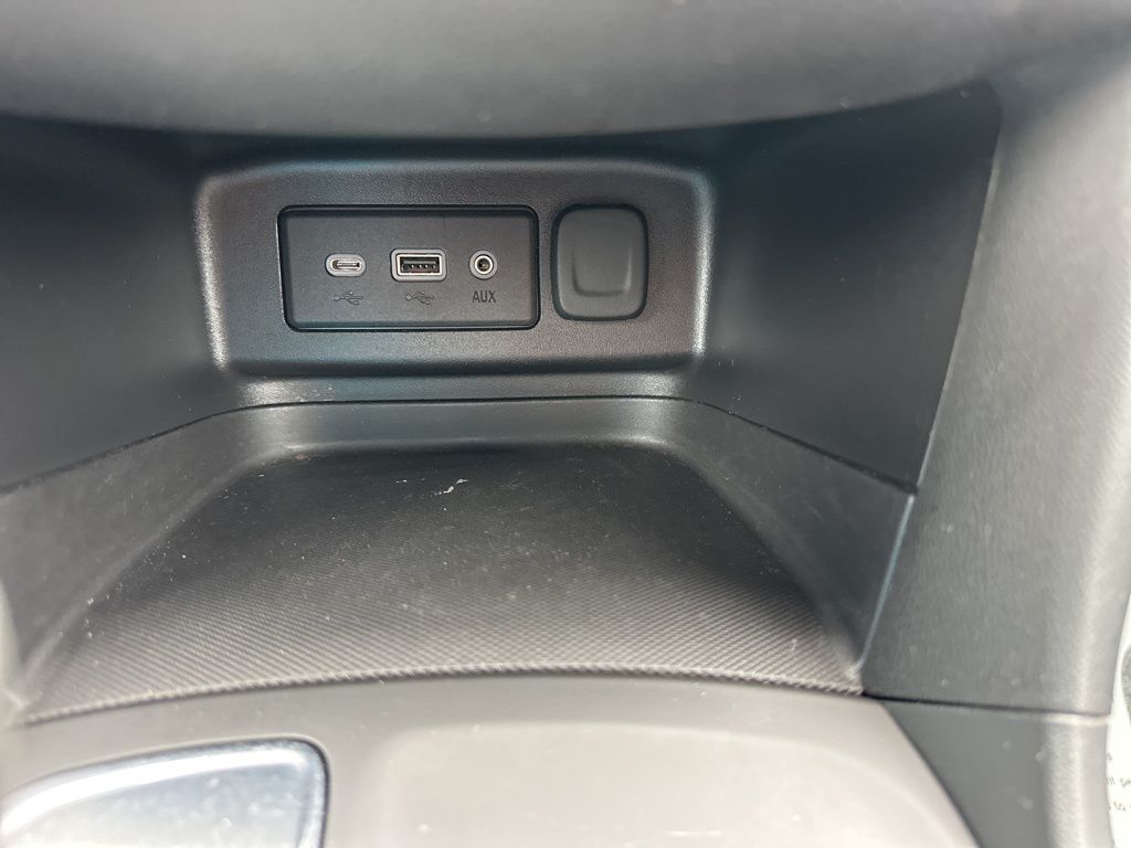2022 Summit White Chevrolet Equinox LT FWD SUV