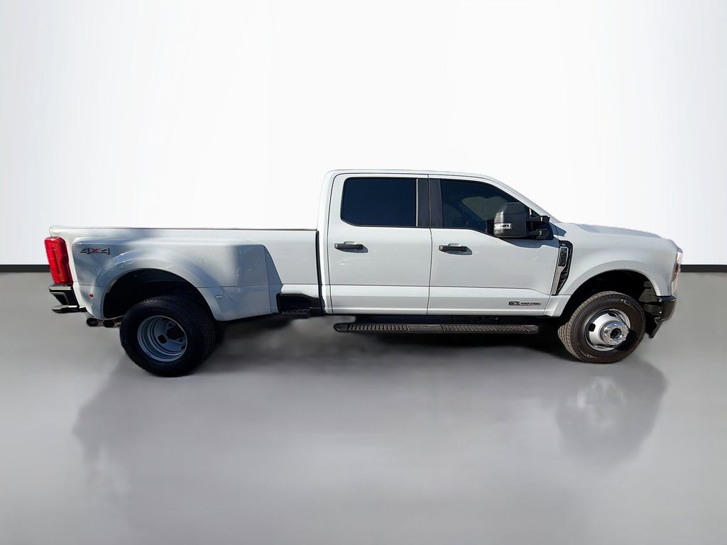 2025 Ford F-350 Super Duty XL Crew Cab LB DRW 4WD