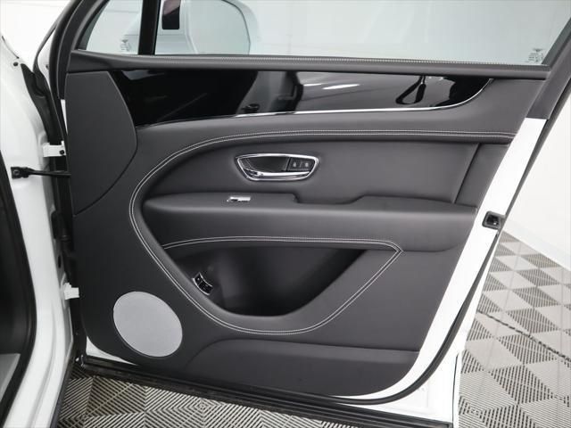 Thumbnail: 2025 Bentley Bentayga - 26