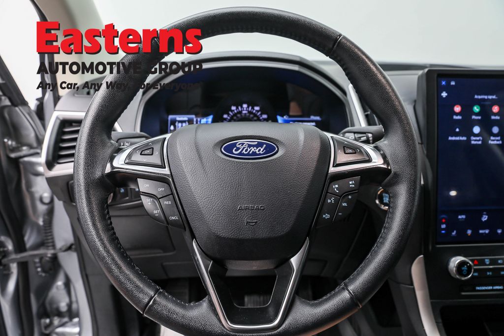 Used 2024 Silver Ford SEL image 10