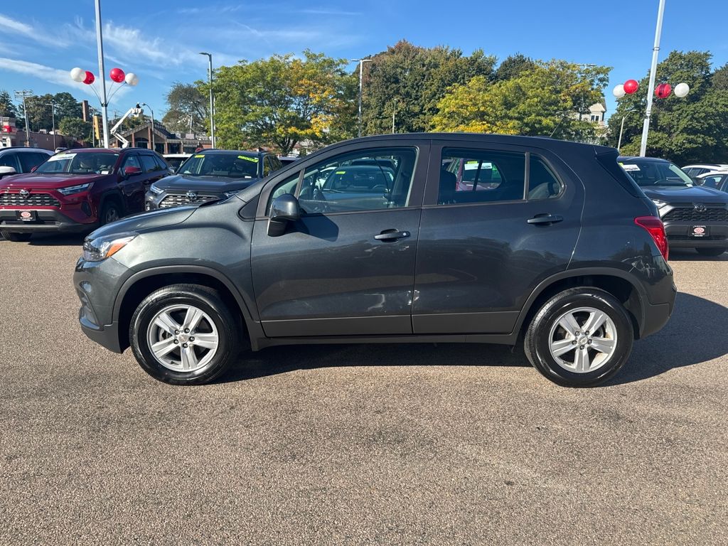 2020 Chevrolet Trax LS photo 4