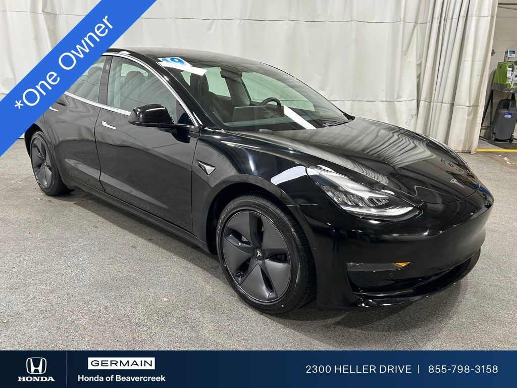 Black 2019 Tesla Model 3 Mid Range RWD Sedan Rear-Wheel Drive 1-Speed Automatic