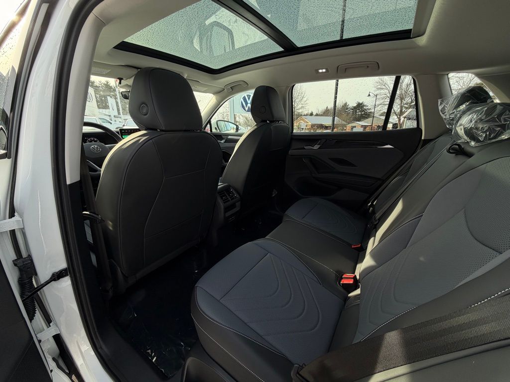 New 2026 White Volkswagen 2.0T SE image 27