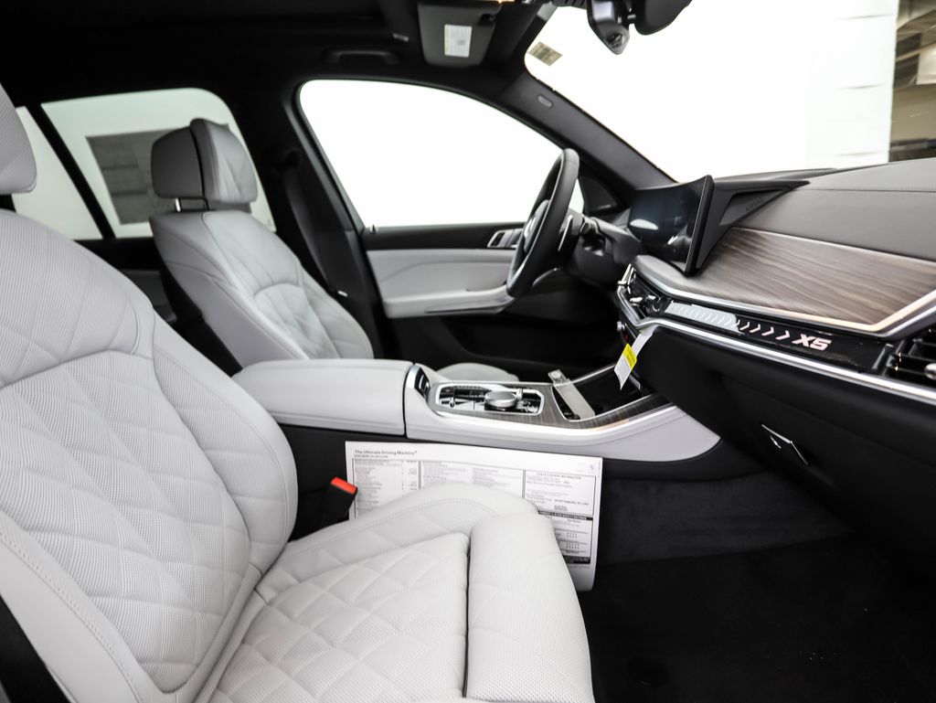 Thumbnail: 2026 BMW X5 - 30