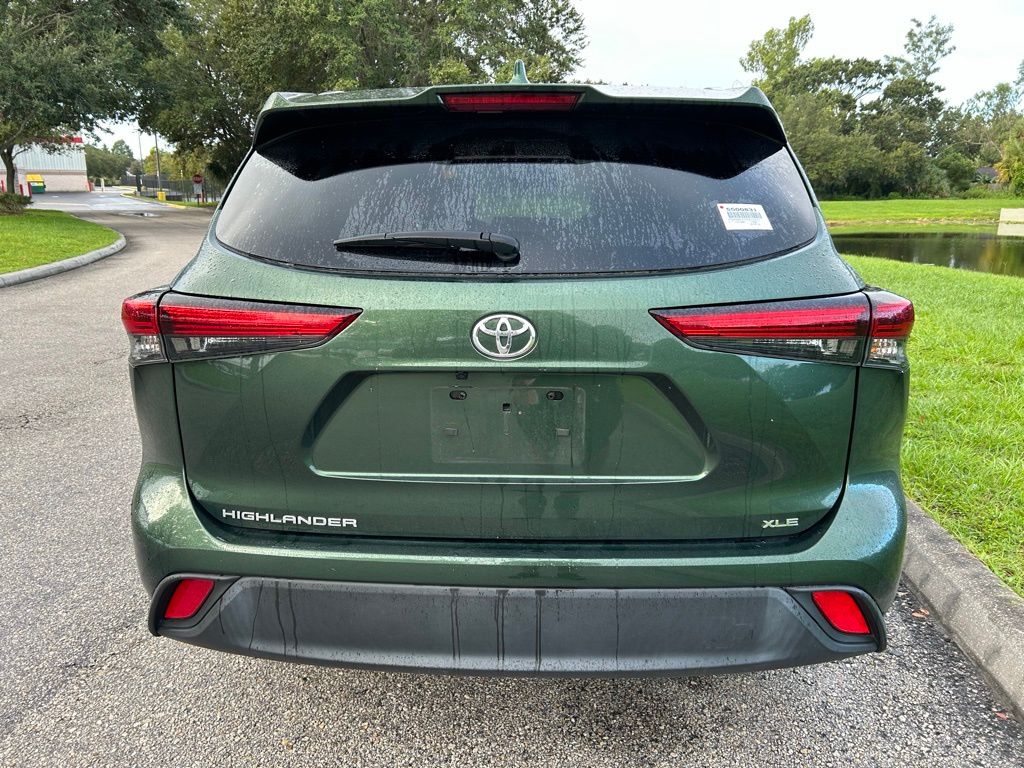 Thumbnail: 2023 Toyota Highlander - 4