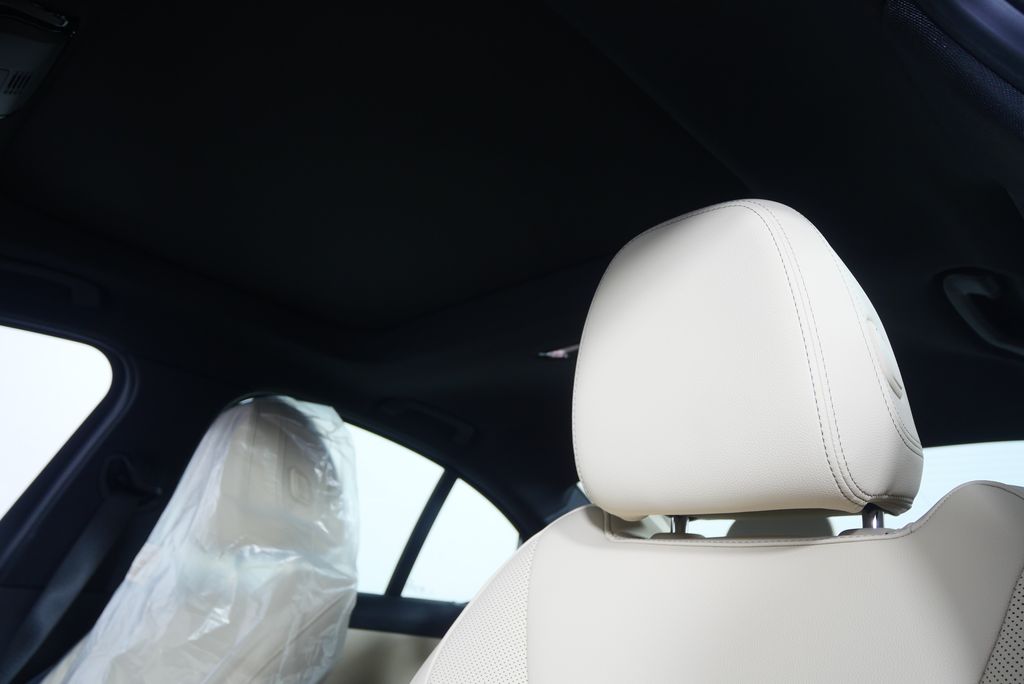 Thumbnail: 2026 BMW 3 Series - 12