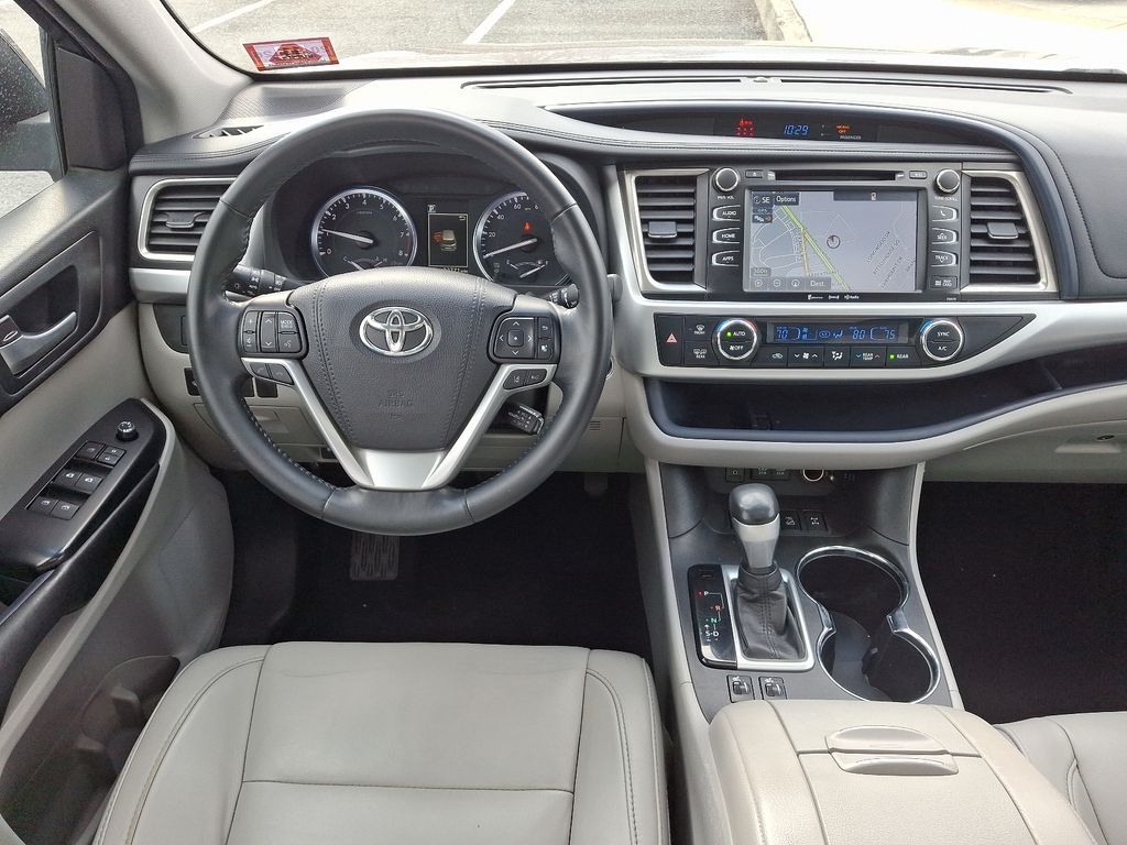 2017 Toyota Highlander XLE 14