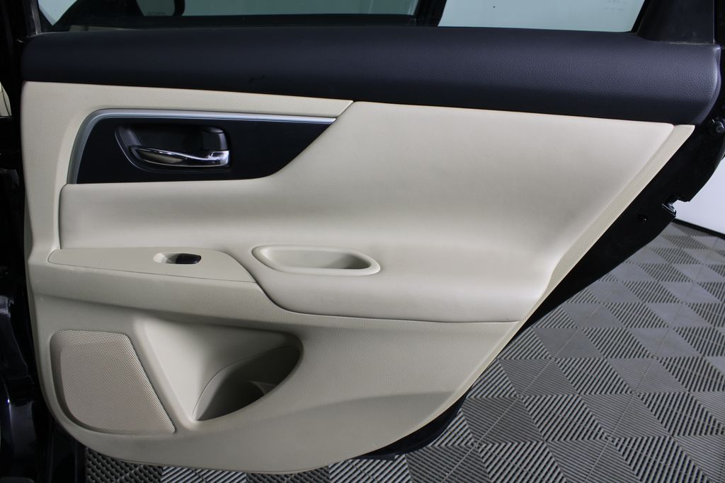 Used 2016 Nissan Altima for sale in 