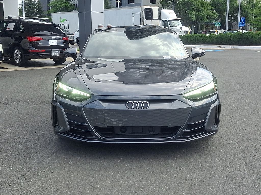 Thumbnail: 2023 Audi e-tron GT - 2