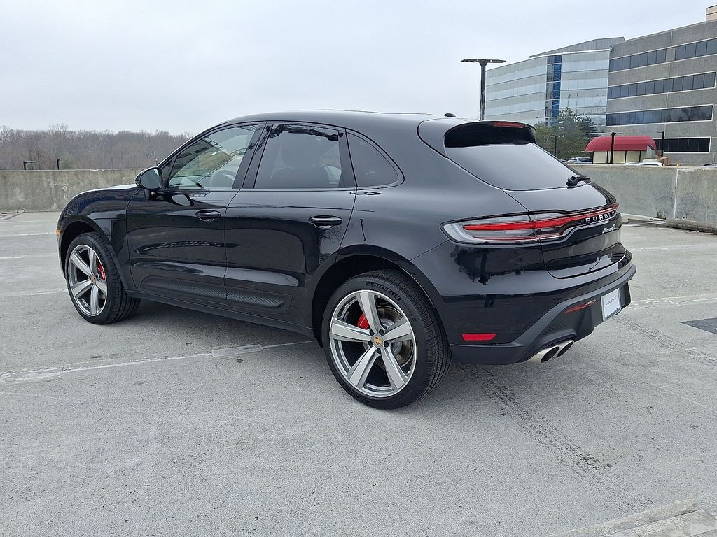 Thumbnail: 2026 Porsche Macan - 3