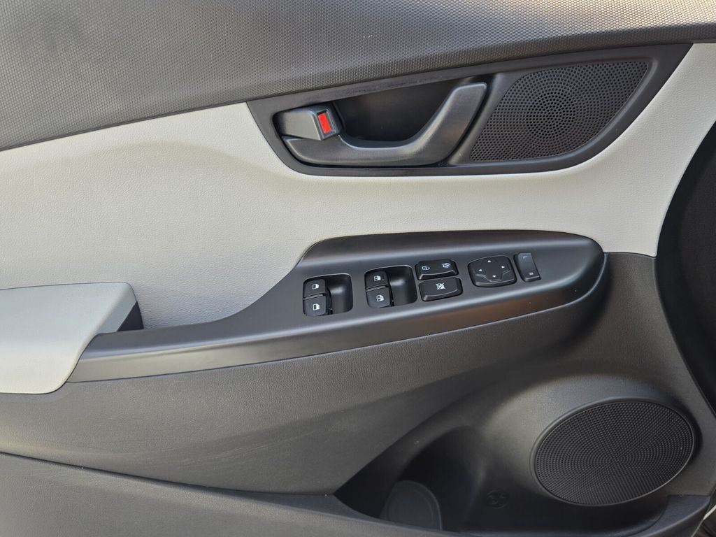 2023 Hyundai Kona - $19,599