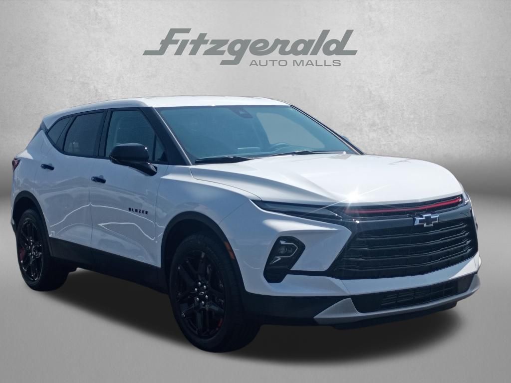 Summit White 2025 Chevrolet Blazer SUV / Crossover All-Wheel Drive 9-Speed Automatic Overdrive