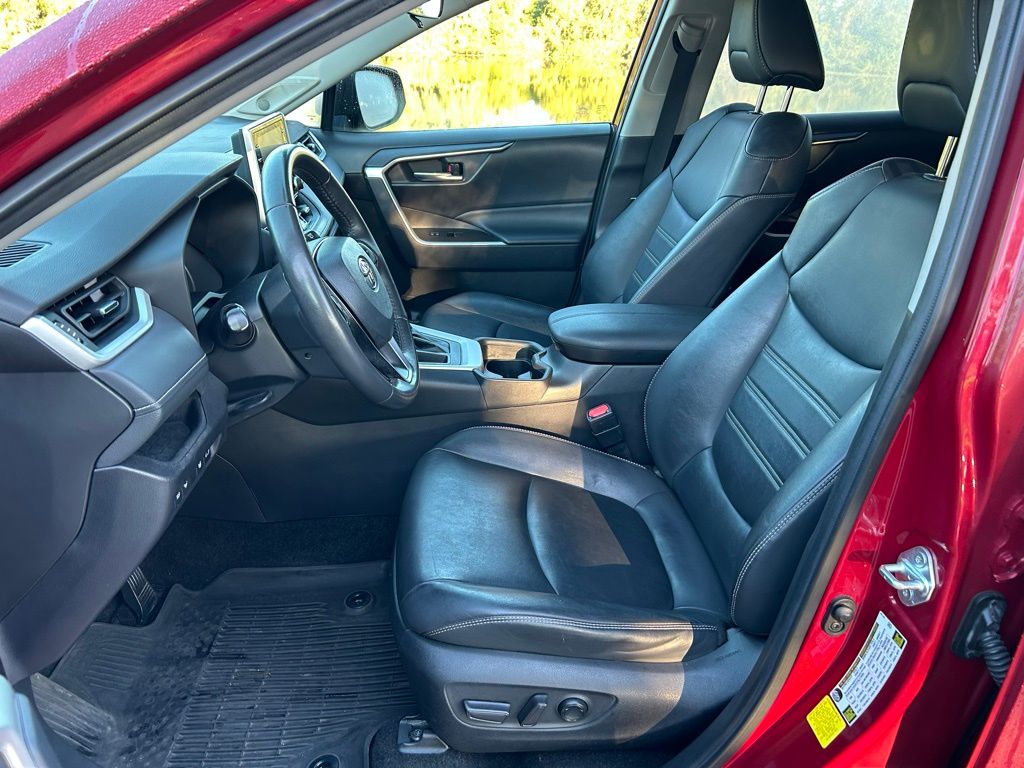 Thumbnail: 2021 Toyota RAV4 - 14